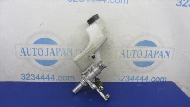 Главный тормозной цилиндр TOYOTA VENZA 09-16 AGV10 2.7 1ARFE