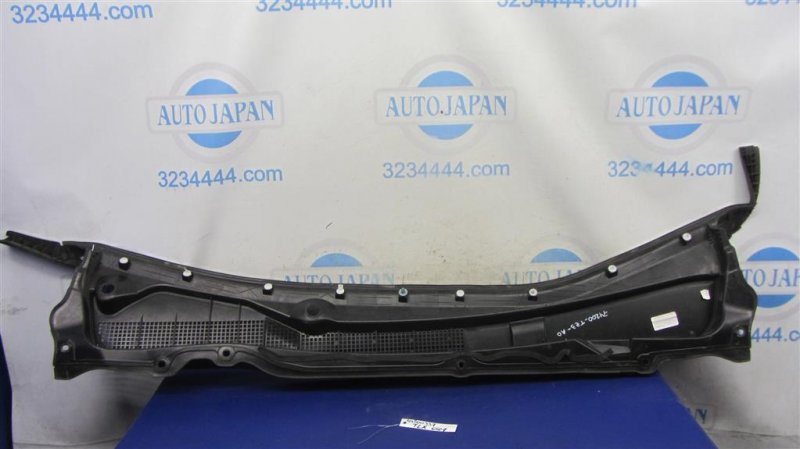 Пластик под лобовое стекло / Жабо TLX 14-17 2015 Седан 2.4