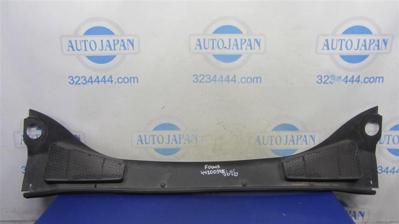 Пластик под лобовое стекло / Жабо FORD FOCUS 10-18 2017 Седан 2.0 BM51-A02216-AF Б/У