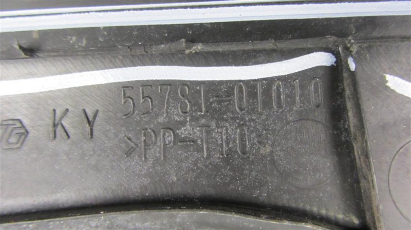 Пластик под лобовое стекло / Жабо VENZA 09-16 2010 AGV10 2.7 1ARFE Пластик под лобовое стекло / Жабо VENZA 09-16 2010 AGV10 2.7 1ARFE