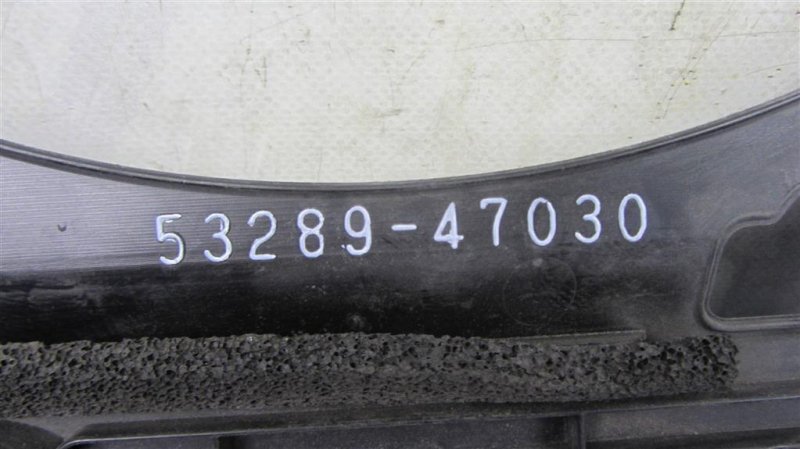 Накладка замка капота TOYOTA PRIUS - 30 09-17