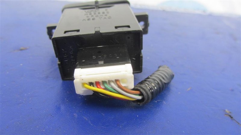 Кнопка обогрева сидений правая ACURA ILX 16-19