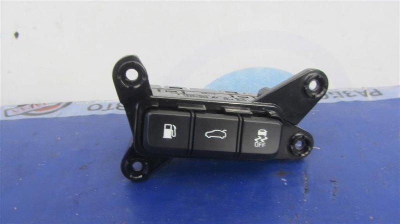 Кнопка открывания багажника внутренняя KIA OPTIMA JF 15-20 93750-D4500BGH Б/У