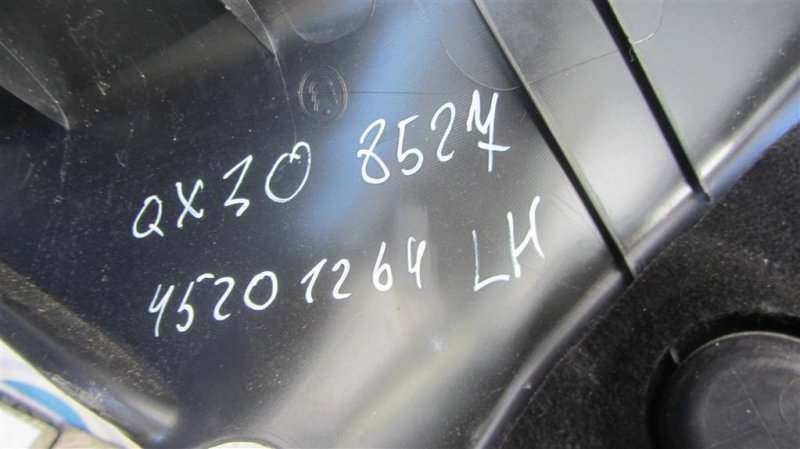 Обшивка багажника левая QX30 16-20 2016 Внедорожник 2.0 20PET