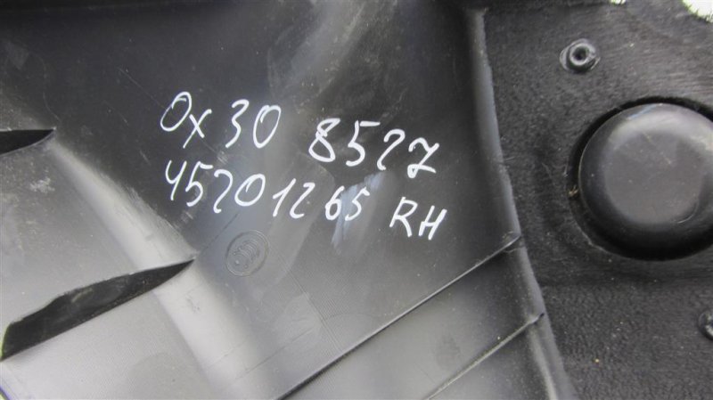 Обшивка багажника правая QX30 16-20 2016 Внедорожник 2.0 20PET