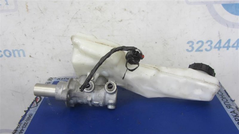 Главный тормозной цилиндр FORD FOCUS 10-18 Седан 2.0