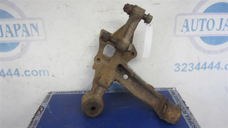 Цапфа задняя правая TOYOTA CAMRY 40 06-11