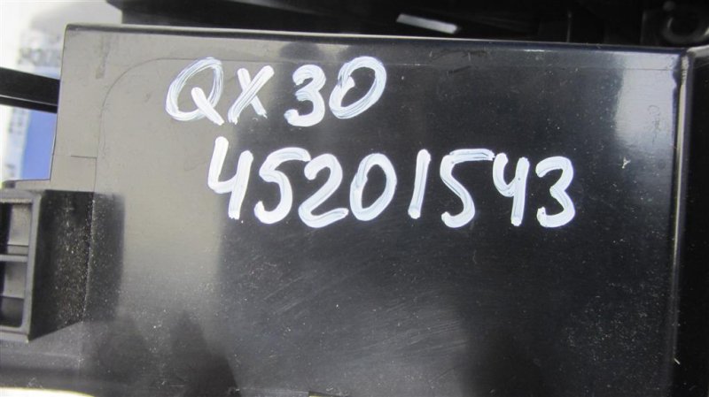 Бардачок QX30 16-20 2016 Внедорожник 2.0 20PET Бардачок QX30 16-20 2016 Внедорожник 2.0 20PET