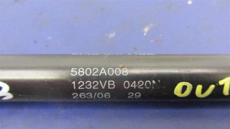 Амортизатор крышки багажника правый MITSUBISHI OUTLANDER XL 05-13 Внедорожник 3.0 Амортизатор крышки багажника правый MITSUBISHI OUTLANDER XL 05-13 Внедорожник 3.0