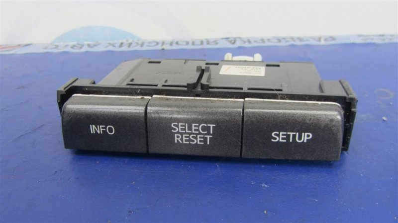 Запчасть кнопка TOYOTA SIENNA 11-16 2011 GSL30 3.5 2GR-FE 84977-08010 Б/У Кнопка TOYOTA SIENNA 11-16 2011 GSL30 3.5 2GR-FE 84977-08010 Б/У