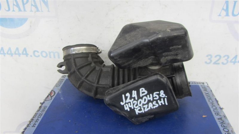 Патрубок воздушного фильтра SUZUKI KIZASHI 09-14 13881-57L00 Б/У