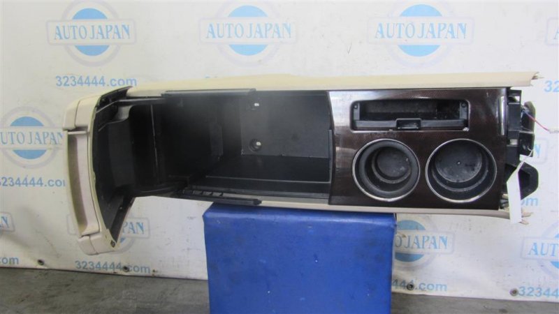 Подлокотник VENZA 09-16 2010 AGV10 2.7 1ARFE