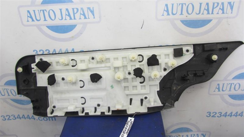 Накладка порога внутрення задняя правая INFINITI QX60/JX35 12-20 Внедорожник 3.5 VQ35DD