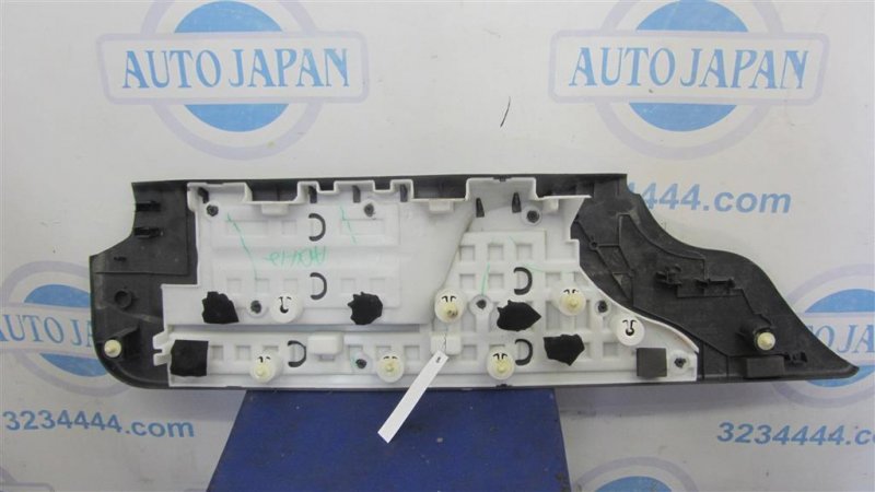 Накладка порога внутрення задняя левая INFINITI QX60/JX35 12-20 Внедорожник 3.5 VQ35DD