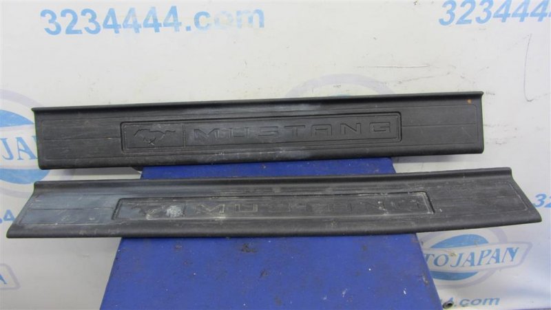Накладка порога внутрення FORD MUSTANG 15- 2015 COUPE 2.3 C23HD0D FR3Z-6313208-AB Б/У