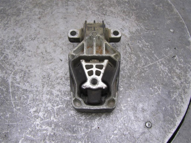 Подушка двигателя нижняя левая INFINITI QX30 16-20 2016 Внедорожник 2.0 20PET 11360-5DA0A Б/У