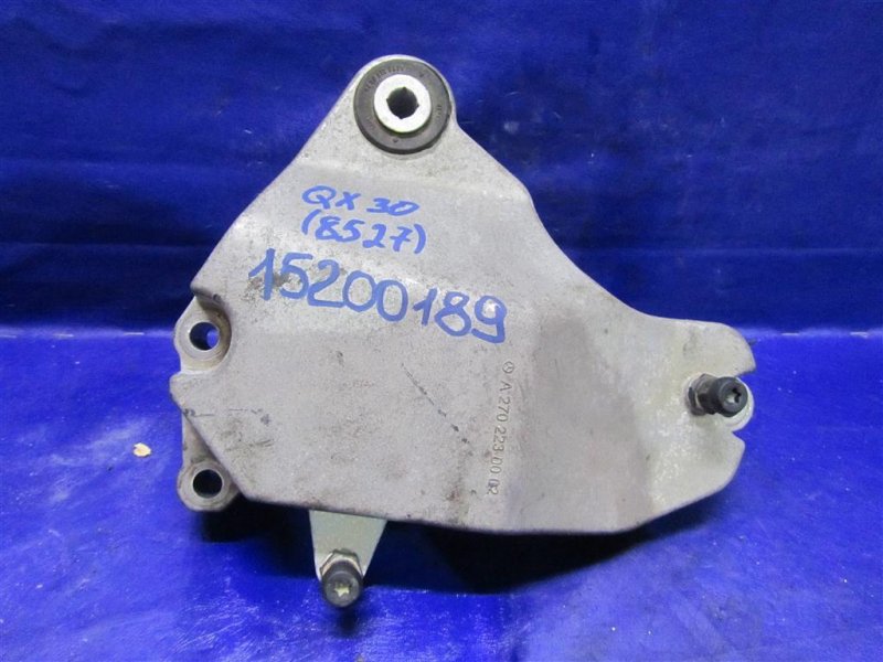 Кронштейн двигателя правый INFINITI QX30 16-20 2016 Внедорожник 2.0 20PET 11231-5DC0A Б/У