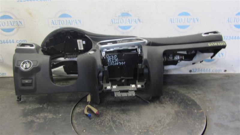 Торпедо INFINITI QX30 16-20 2016 Внедорожник 2.0 20PET 68200-5DF0A Б/У