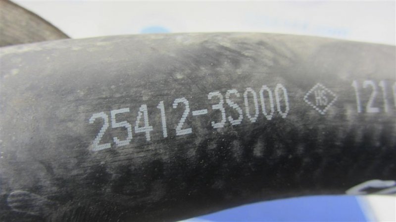 Патрубок системы охлаждения HYUNDAI SONATA YF 10-14 Седан 2.4 Патрубок системы охлаждения HYUNDAI SONATA YF 10-14 Седан 2.4