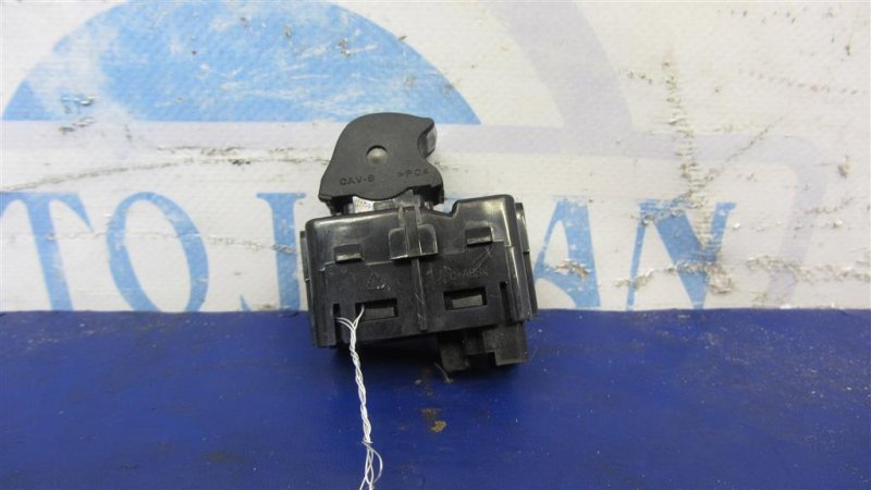 Кнопка стеклоподъемника FORD FUSION 14- Седан 2.5 Кнопка стеклоподъемника FORD FUSION 14- Седан 2.5