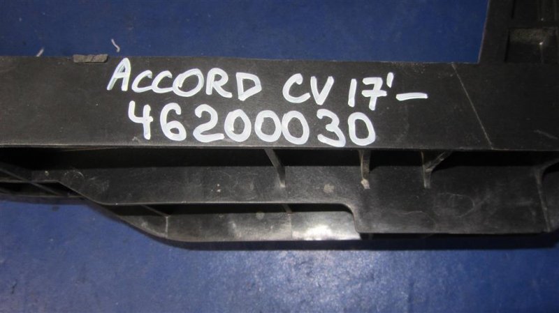 Кронштейн крепления фары передний левый ACCORD CV 18-