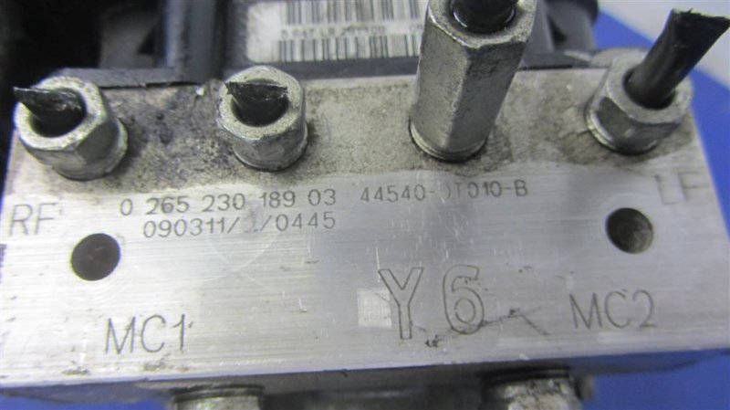 Блок ABS TOYOTA VENZA 09-16 AGV15 2.7 1ARFE