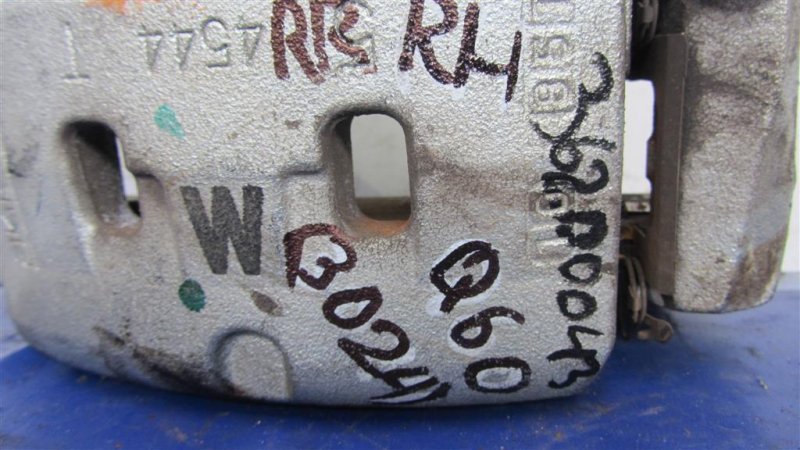 Суппорт тормозной передний правый Q60 16-20