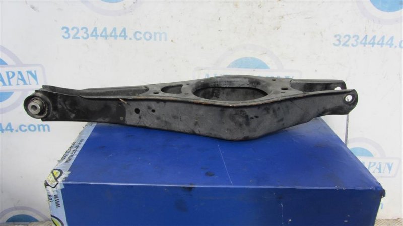 Рычаг задней подвески поперечный нижний задний правый JETTA USA 10-17