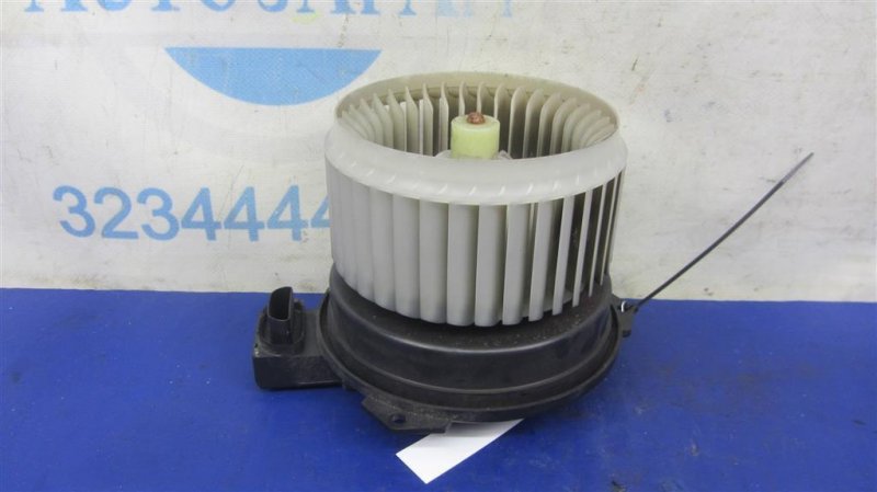 Запчасть моторчик печки задний ACURA MDX (YD2) 06-13 YD2 79220-STX-A01 Б/У Моторчик печки задний ACURA MDX (YD2) 06-13 YD2 79220-STX-A01 Б/У