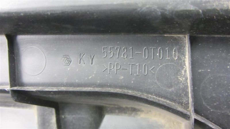 Пластик под лобовое стекло / Жабо TOYOTA VENZA 09-16 AGV10 2.7 1ARFE Пластик под лобовое стекло / Жабо TOYOTA VENZA 09-16 AGV10 2.7 1ARFE