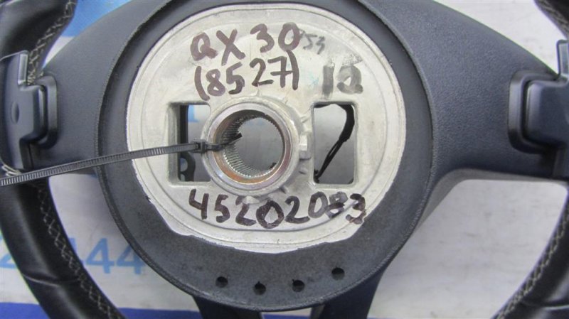 Руль QX30 16-20 2016 Внедорожник 2.0 20PET