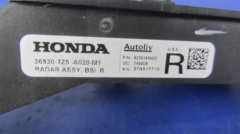 Датчик слепых зон задний правый MDX (YD3) 13-21 YD3