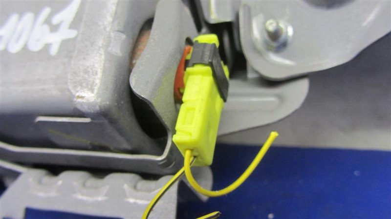 Подушка безопасности в колени левая SIENNA 11-16