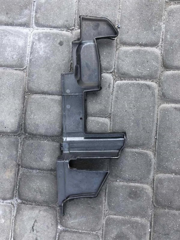 Дефлектор воздушный M35/M45 04-10 Дефлектор воздушный M35/M45 04-10