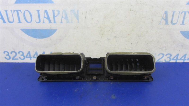 Дефлектор воздушный CAMRY 40 06-11