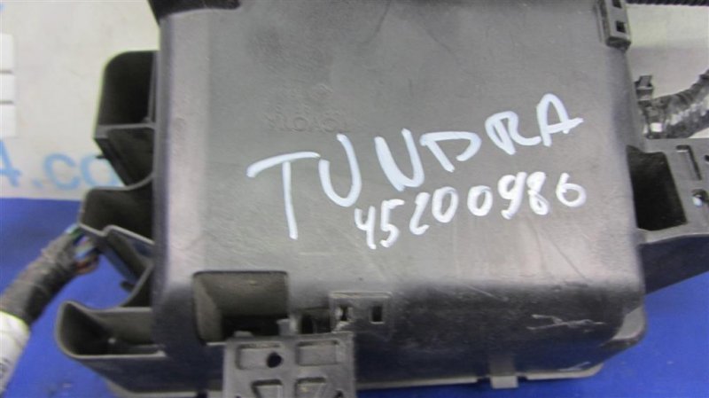 Блок предохранителей моторный отсек TOYOTA TUNDRA 13- GSK51 4.0 1GRFE Блок предохранителей моторный отсек TOYOTA TUNDRA 13- GSK51 4.0 1GRFE