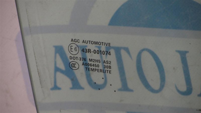 Стекло двери переднее правое INFINITI QX60/JX35 12-20