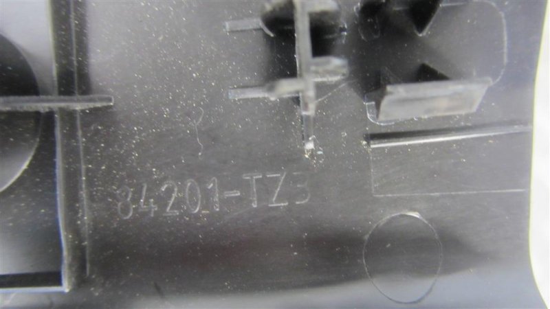 Накладка порога внутрення TLX 14-17 2016 Седан 3.5 Накладка порога внутрення TLX 14-17 2016 Седан 3.5