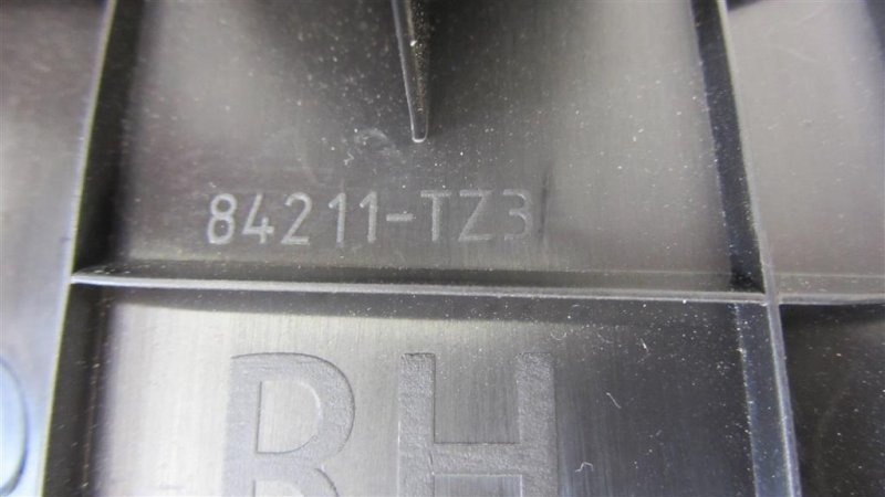 Накладка порога внутрення TLX 14-17 2016 Седан 3.5 Накладка порога внутрення TLX 14-17 2016 Седан 3.5