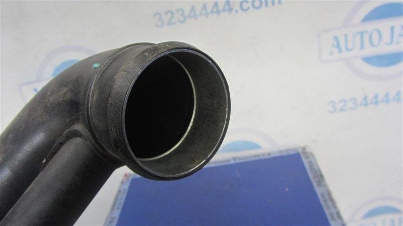 Патрубок воздушного фильтра JETTA USA 10-17