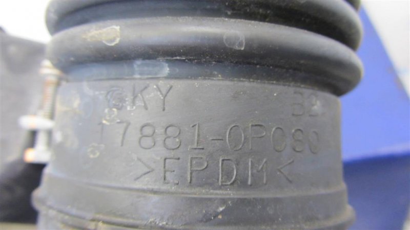 Патрубок воздушного фильтра SIENNA 11-16 2013 GSL30 3.5 2GR-FE Патрубок воздушного фильтра SIENNA 11-16 2013 GSL30 3.5 2GR-FE