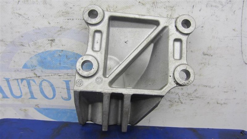 Кронштейн двигателя INFINITI Q60 16-20 COUPE 3.0 VR30DDTT