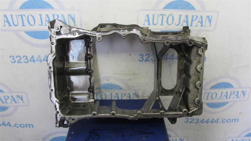 Запчасть поддон двигателя HYUNDAI SANTA FE (DM) 12-18 2.2 CRDI 21510-2F004 Б/У Поддон двигателя HYUNDAI SANTA FE (DM) 12-18 2.2 CRDI 21510-2F004 Б/У