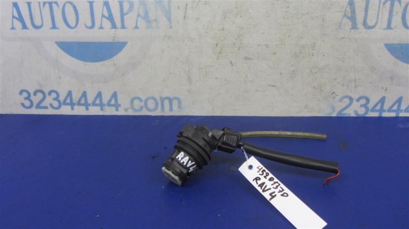 Насос омывателя стекла задний TOYOTA RAV4 13-19 Насос омывателя стекла задний TOYOTA RAV4 13-19