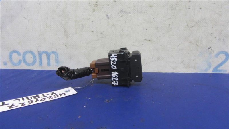 Кнопка обогрева сидений NISSAN X-TRAIL T31 07-14