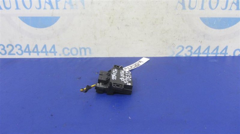 Реле QX30 16-20 2016 Внедорожник 2.0 20PET