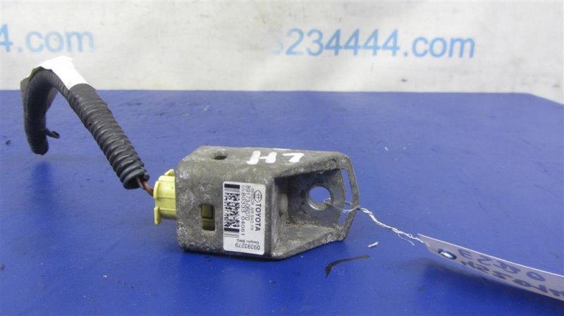 Датчик удара LEXUS ES350 06-12 89173-06070 Б/У