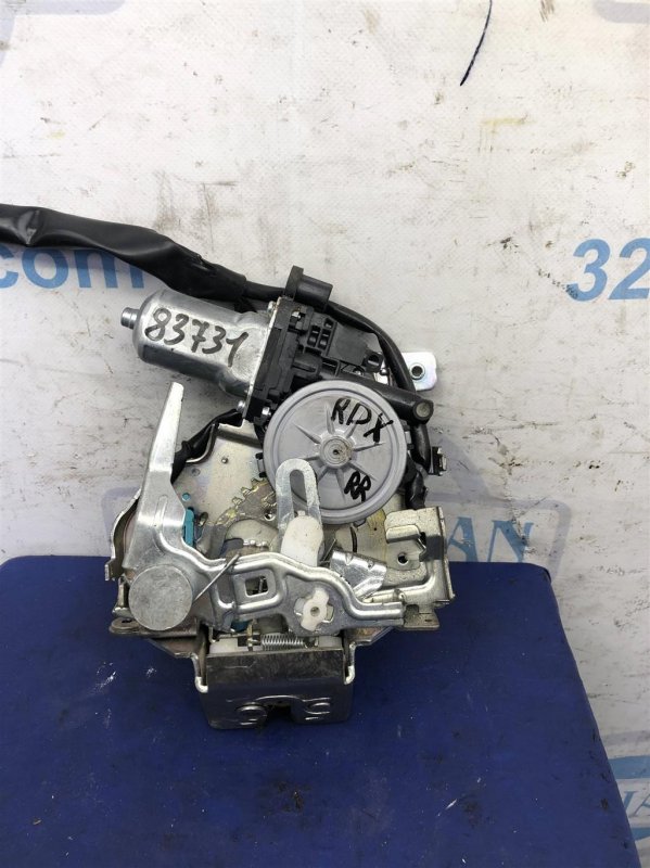 Замок крышки багажника ACURA RDX 12-19 74800-SZN-A01 Б/У