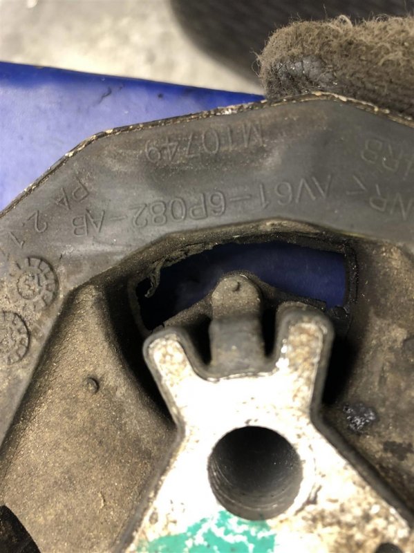 Подушка двигателя задняя FORD FOCUS 10-18 Седан 2.0