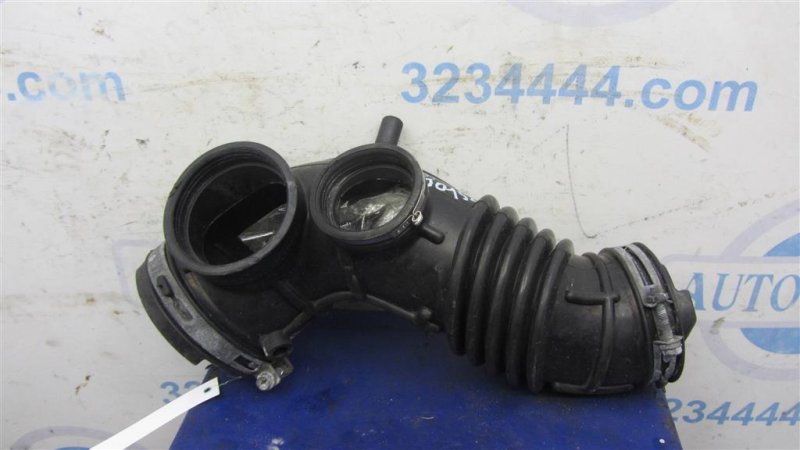 Запчасть патрубок воздушного фильтра MAZDA CX-9 06-16 CY01-13-220A Б/У Патрубок воздушного фильтра MAZDA CX-9 06-16 CY01-13-220A Б/У